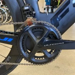 Fuji Norcom Straight 2.1 - Carbon Tri Bike: Integrated Cockpit, Ultegra Di2, Vision 55 Carbon Race Wheels 2022 -Fuji Sales Store 1Ao du9TAubj4yW3VuqXPAzuA