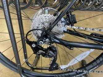 Fuji Sportif 1.1 Shimano 105 - Pearl Black/Charcoal 2022 5 Fuji Sportif 1.1 Shimano 105 - Pearl Black/Charcoal 2022 - Image 3