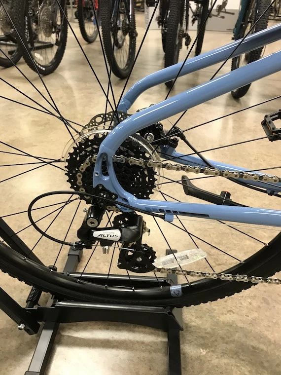 Fuji Traverse 1.5 Step-Thru - Denim Blue 2022 4 Fuji Traverse 1.5 Step-Thru - Denim Blue 2022 - Image 2