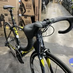 Fuji Altamira 1.0 Shimano Ultegra Di2 11-Speed - DEMO 2012 -Fuji Sales Store 4HuaVU6j2ZmDBDHCXmTUoBxLU 1