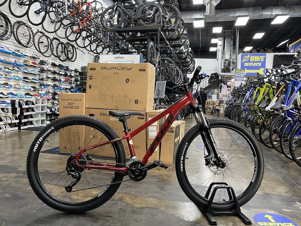 Fuji Nevada 27.5 1.5 - Brick Red 2021 3 Fuji Nevada 27.5 1.5 - Brick Red 2021