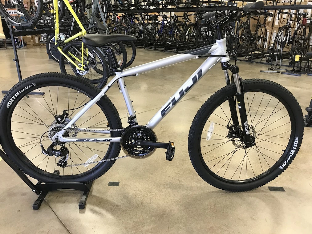 Fuji Adventure 27.5 Disc - Satin Silver 2022 3 Fuji Adventure 27.5 Disc - Satin Silver 2022