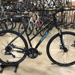 Fuji Traverse 1.7 Disc Mid Step Satin Black/Cyan 2022