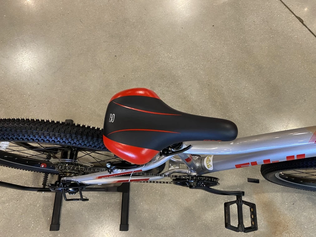 Fuji Dynamite 24" Sport Silver/Red Kids Bike 8 Fuji Dynamite 24" Sport Silver/Red Kids Bike - Image 6