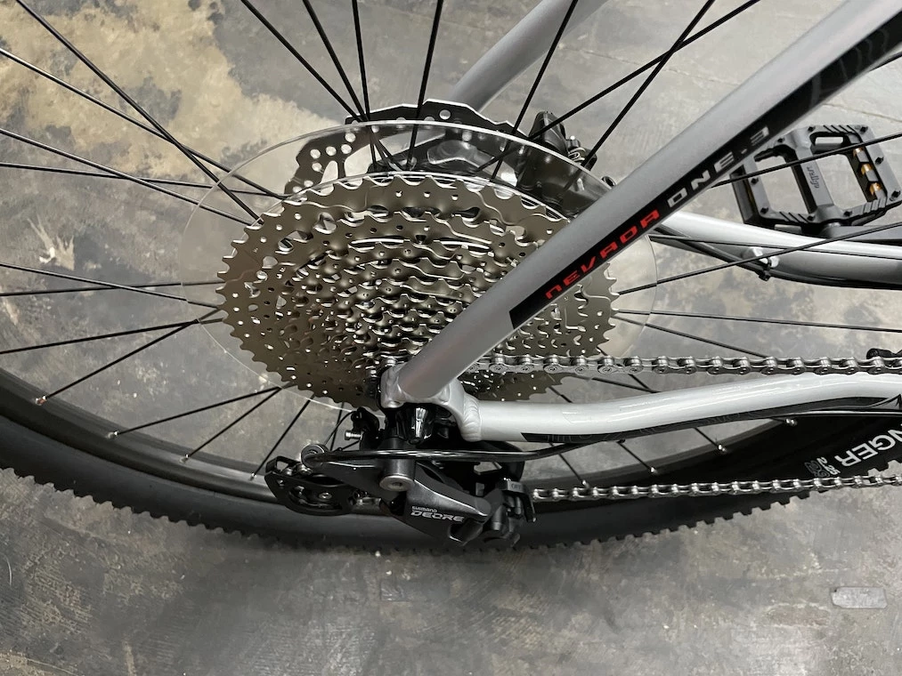 Fuji Nevada 1.3 Shimano Deore - Satin Silver 2022 7 Fuji Nevada 1.3 Shimano Deore - Satin Silver 2022 - Image 5