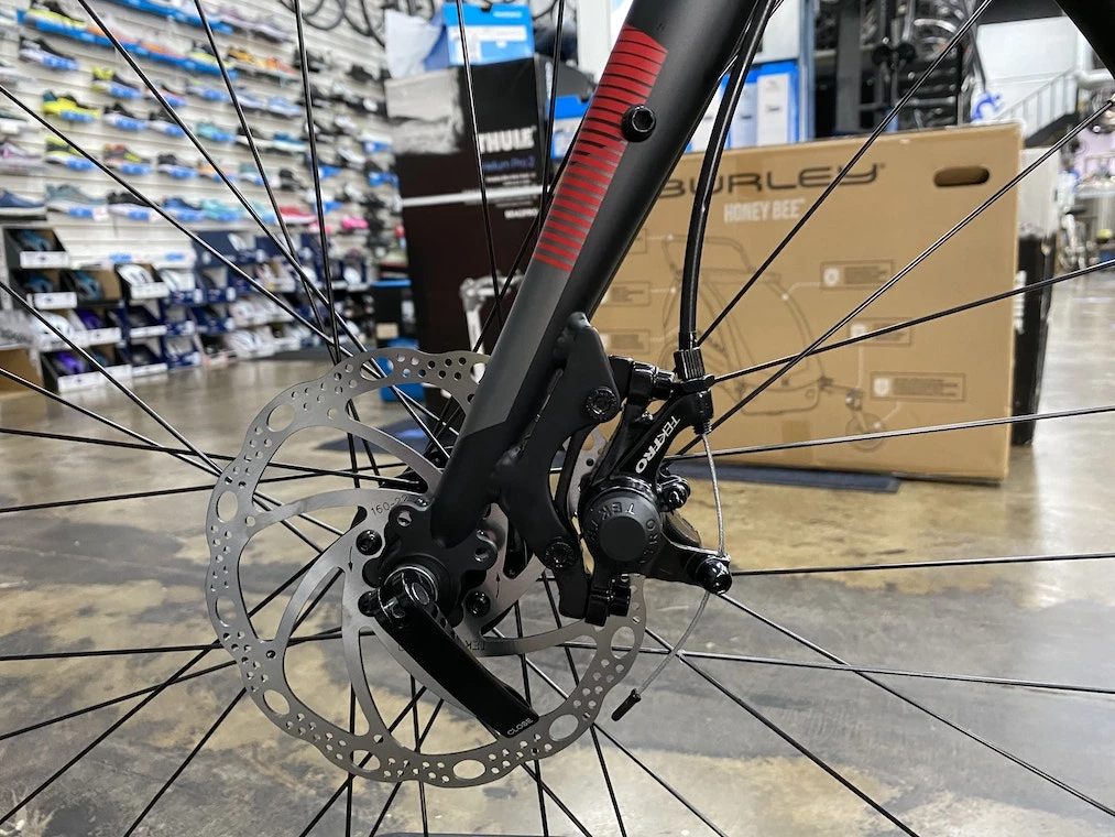 Fuji Absolute 1.9 Disc Shimano Altus - Satin Black 2022 4 Fuji Absolute 1.9 Disc Shimano Altus - Satin Black 2022 - Image 2