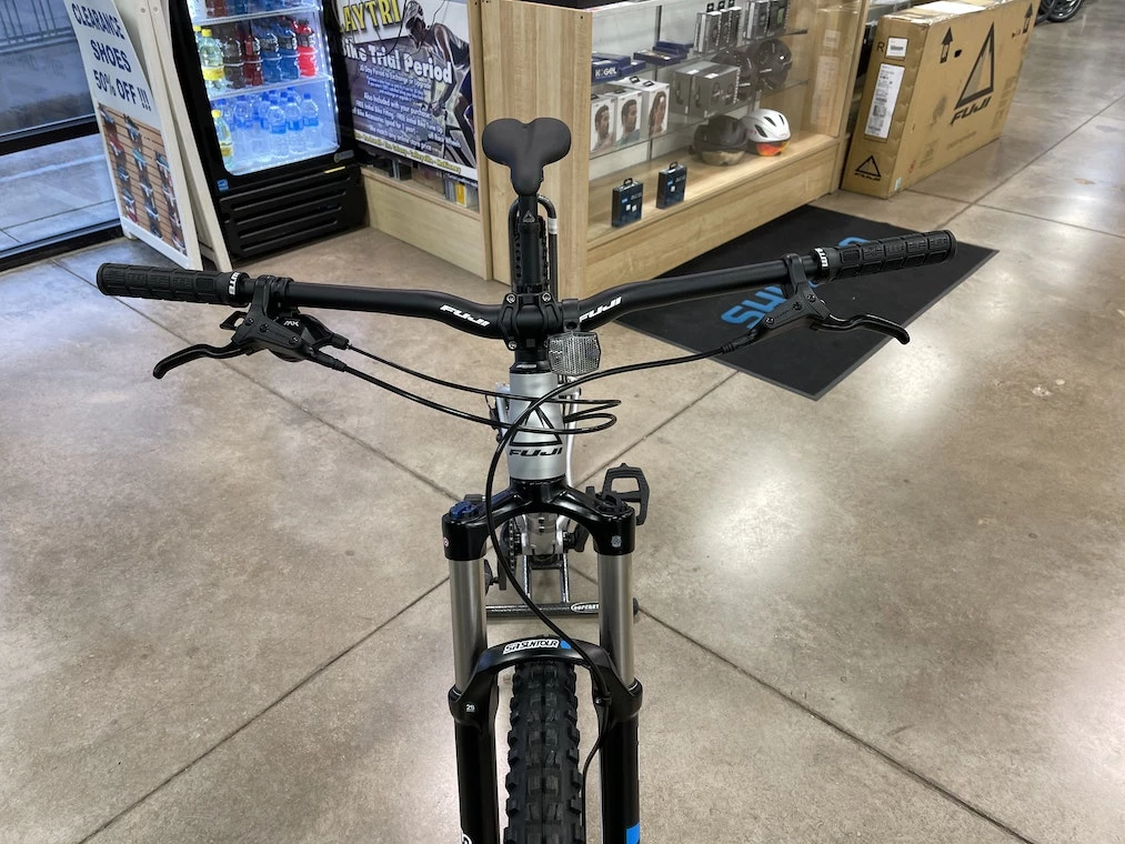 Fuji Bighorn 1.5 29er - Satin Silver - 2022 8 Fuji Bighorn 1.5 29er - Satin Silver - 2022 - Image 6