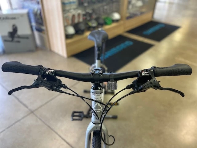 Fuji Absolute 1.7 ST - Silver 2022 8 Fuji Absolute 1.7 ST - Silver 2022 - Image 6