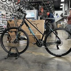 Fuji Traverse 1.7 ST Disc Shimano Tourney - Satin Black 2022 -Fuji Sales Store EXHBuvRgvzYGopzkX9n9pAKhY