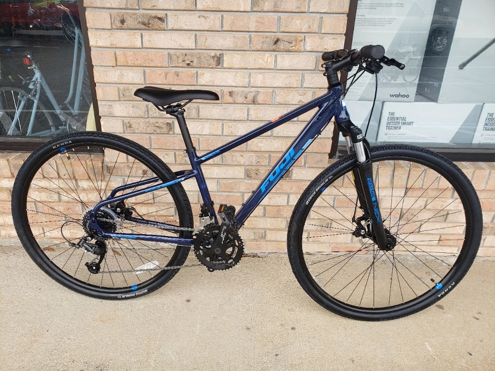 Fuji Traverse 1.5 Blue Hybrid/Gravel Bike 2022 4 Fuji Traverse 1.5 Blue Hybrid/Gravel Bike 2022 - Image 2