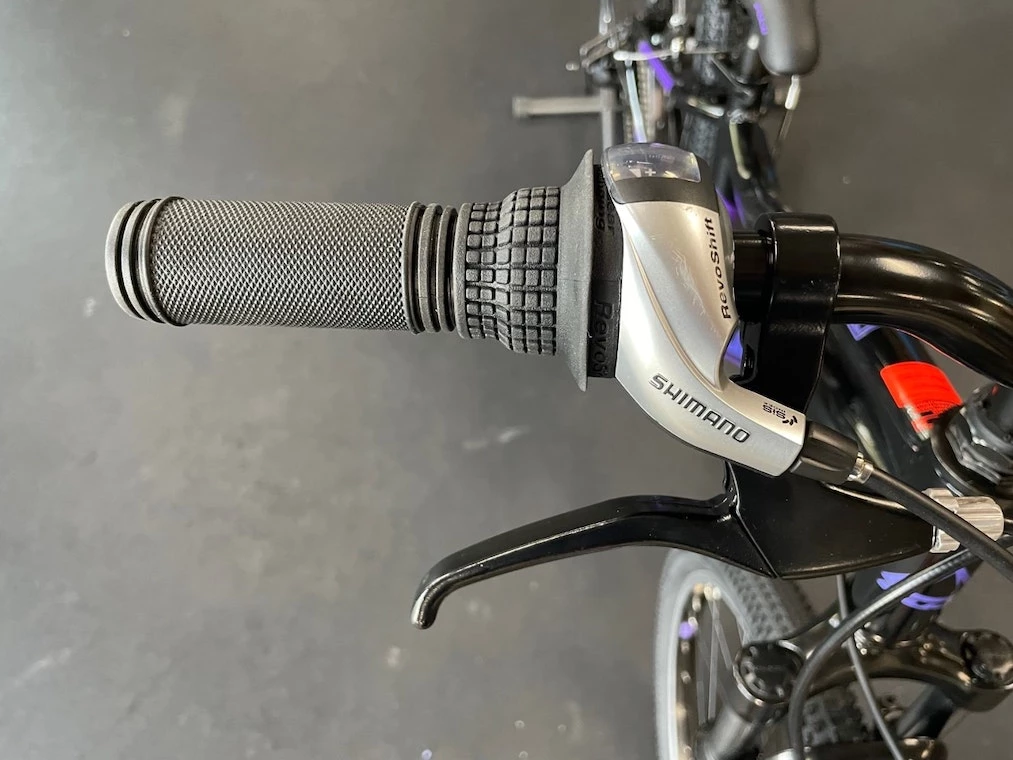 Fuji Dynamite 24" Sport Purple/Black Kids Bike 2022 8 Fuji Dynamite 24" Sport Purple/Black Kids Bike 2022 - Image 6