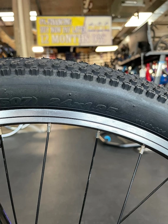 Fuji Dynamite 24" Sport Purple/Black Kids Bike 2022 6 Fuji Dynamite 24" Sport Purple/Black Kids Bike 2022 - Image 4