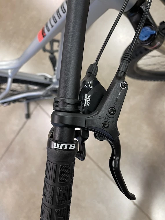 Fuji Bighorn 1.5 29er - Satin Silver - 2022 6 Fuji Bighorn 1.5 29er - Satin Silver - 2022 - Image 4