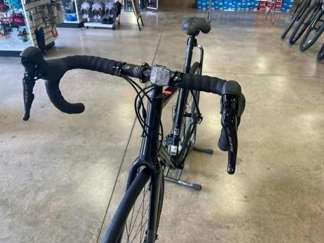 Fuji Sportif 1.1 Shimano 105 - Pearl Black/Charcoal 2022 10 Fuji Sportif 1.1 Shimano 105 - Pearl Black/Charcoal 2022 - Image 8