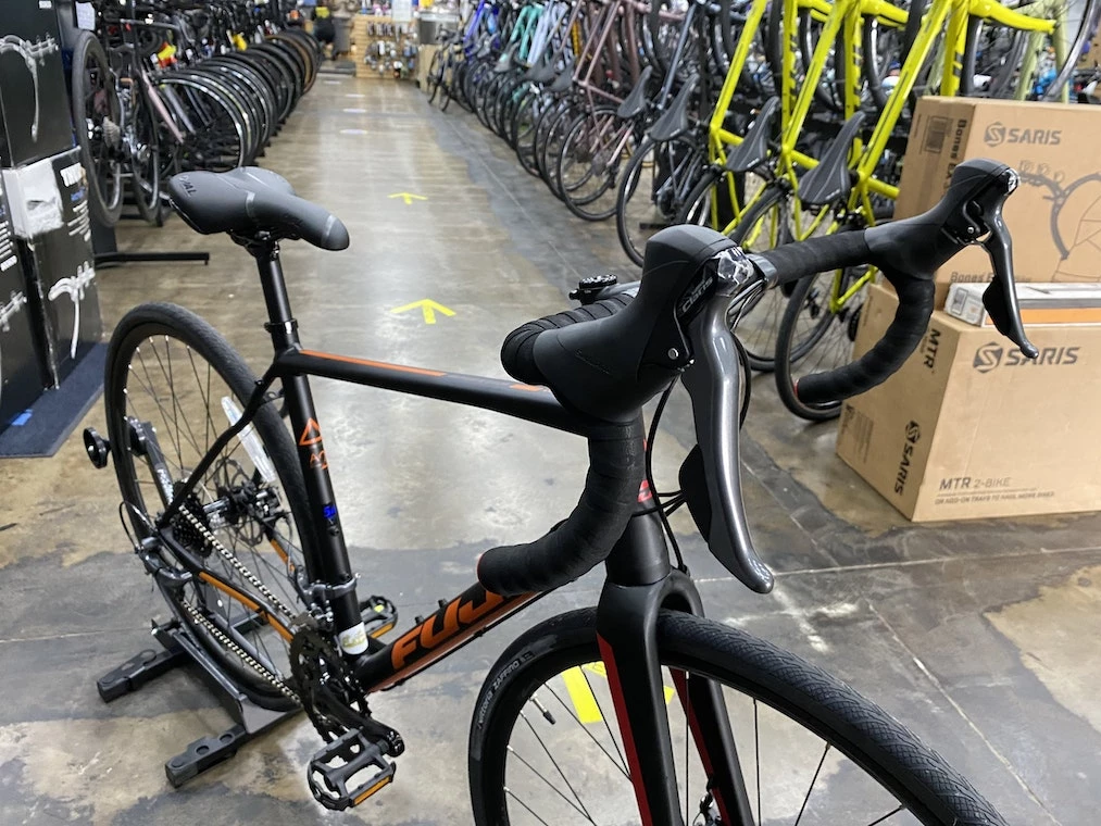 Fuji Sportif 1.9 Disc Shimano Claris - Satin Black 2020 12 Fuji Sportif 1.9 Disc Shimano Claris - Satin Black 2020 - Image 10