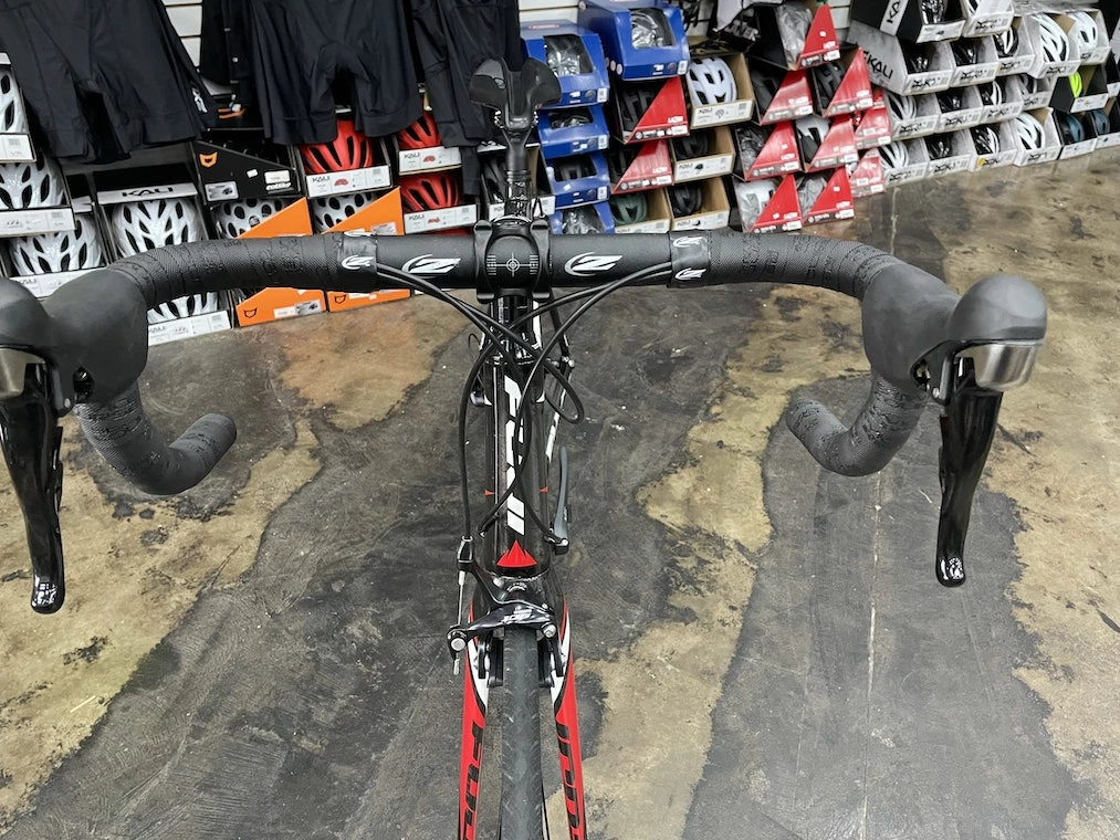 Fuji Altamira 2.2 Shimano 105 - 2013 demo 6 Fuji Altamira 2.2 Shimano 105 - 2013 demo - Image 4