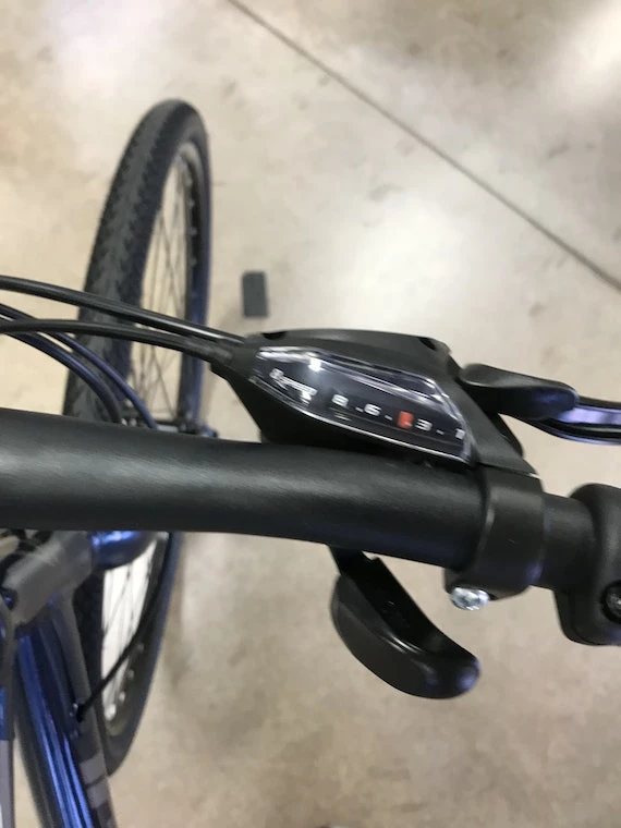 Fuji Absolute 1.9 Disc Shimano Tourney - Dark Blue 2022 8 Fuji Absolute 1.9 Disc Shimano Tourney - Dark Blue 2022 - Image 6