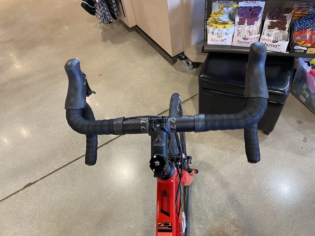 Fuji Sportif 2.3 Red with Microshift R8 Rim Brake 9 Fuji Sportif 2.3 Red with Microshift R8 Rim Brake - Image 7