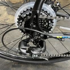 Fuji Traverse 1.7 ST Disc Shimano Tourney - Satin Black 2022 -Fuji Sales Store P UJA3jLHhLqIU3iLTeVGLa7U