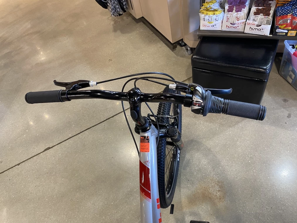 Fuji Dynamite 24" Sport Silver/Red Kids Bike 9 Fuji Dynamite 24" Sport Silver/Red Kids Bike - Image 7