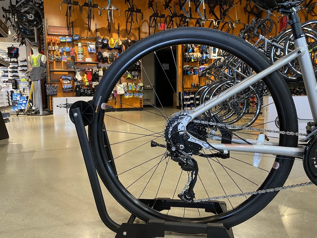 Fuji Absolute 1.7 Shimano Alivio Silver 4 Fuji Absolute 1.7 Shimano Alivio Silver - Image 2