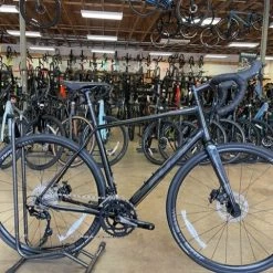 Fuji Sportif 1.1 Shimano 105 - Pearl Black/Charcoal 2022
