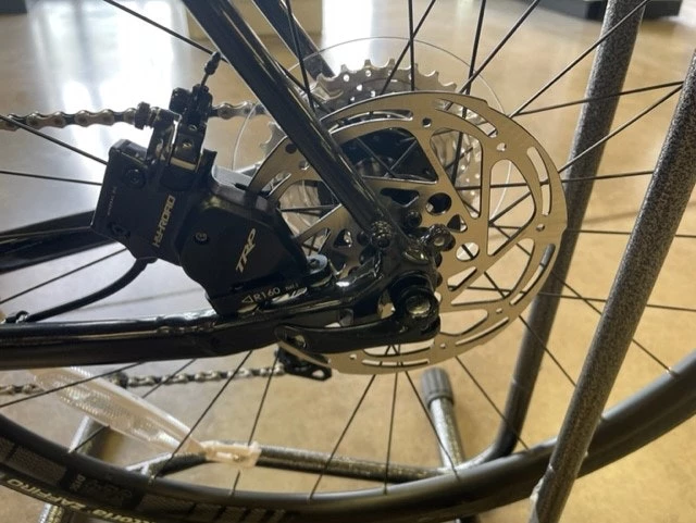 Fuji Sportif 1.1 Shimano 105 - Pearl Black/Charcoal 2022 13 Fuji Sportif 1.1 Shimano 105 - Pearl Black/Charcoal 2022 - Image 11