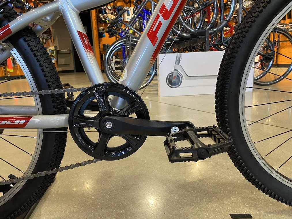 Fuji Dynamite 24" Sport Silver/Red Kids Bike 6 Fuji Dynamite 24" Sport Silver/Red Kids Bike - Image 4