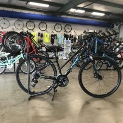 Fuji Traverse 1.7 ST Shimano Tourney Black/Cyan 2022