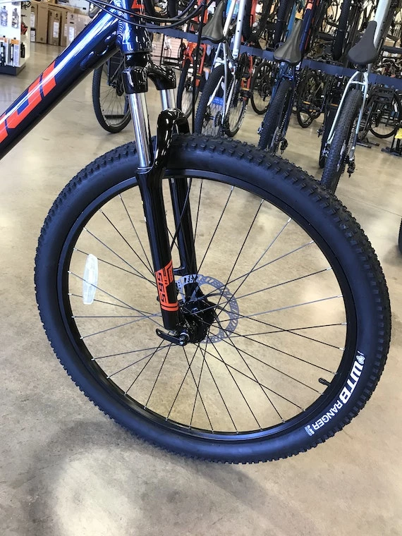 Fuji Adventure 27.5 Disc - Dark Blue 2022 9 Fuji Adventure 27.5 Disc - Dark Blue 2022 - Image 7