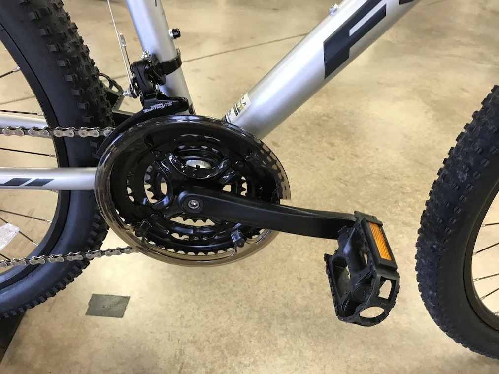 Fuji Adventure 27.5 Disc - Satin Silver 2022 4 Fuji Adventure 27.5 Disc - Satin Silver 2022 - Image 2