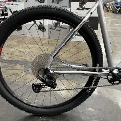 Fuji Nevada 1.3 Shimano Deore - Satin Silver 2022 24 Fuji Nevada 1.3 Shimano Deore - Satin Silver 2022 -Fuji Sales Store iXHFeka4dU5BFwlm iZ VB ts