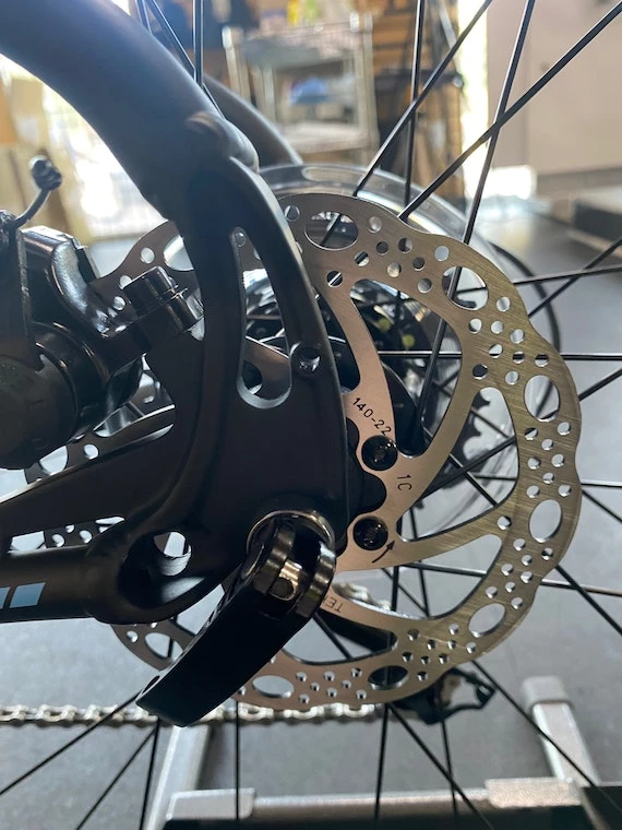 Fuji Traverse 1.7 ST Black/Cyan 2022 4 Fuji Traverse 1.7 ST Black/Cyan 2022 - Image 2