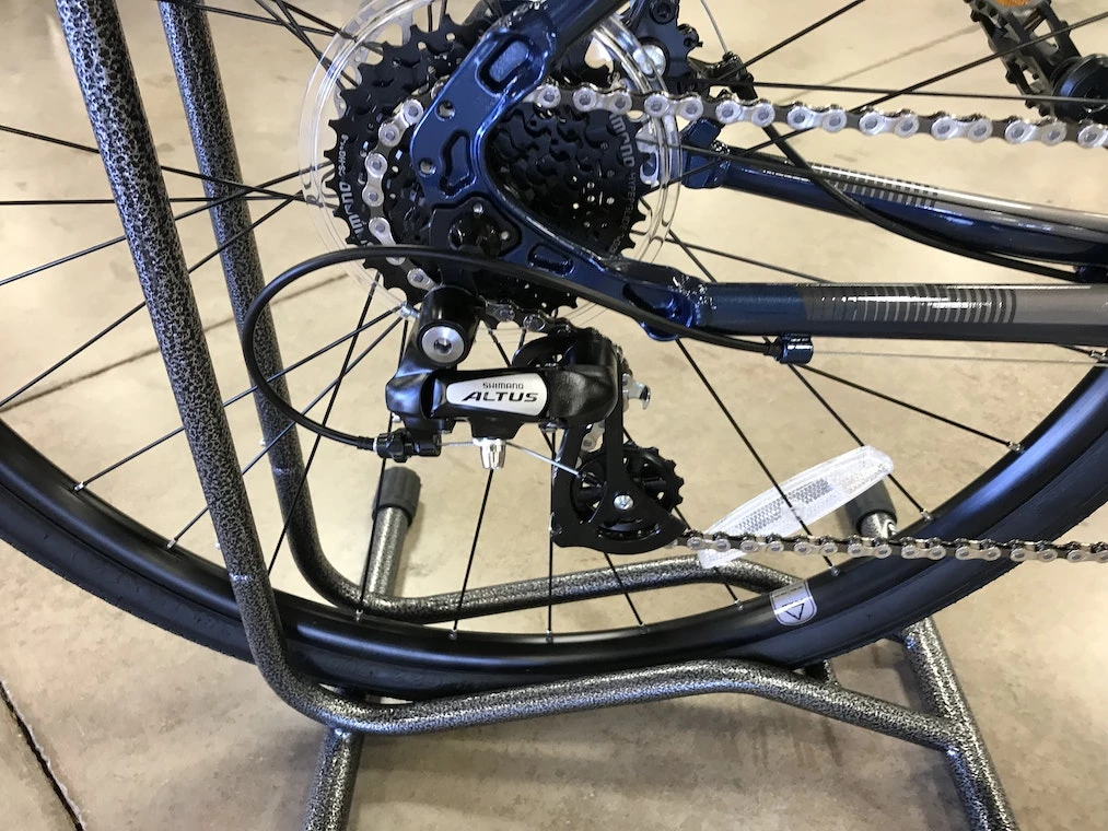 Fuji Absolute 1.9 Disc Shimano Tourney - Dark Blue 2022 4 Fuji Absolute 1.9 Disc Shimano Tourney - Dark Blue 2022 - Image 2