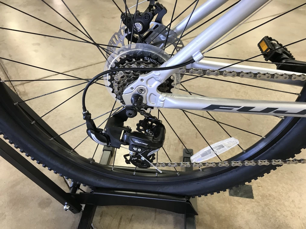 Fuji Adventure 27.5 Disc - Satin Silver 2022 5 Fuji Adventure 27.5 Disc - Satin Silver 2022 - Image 3