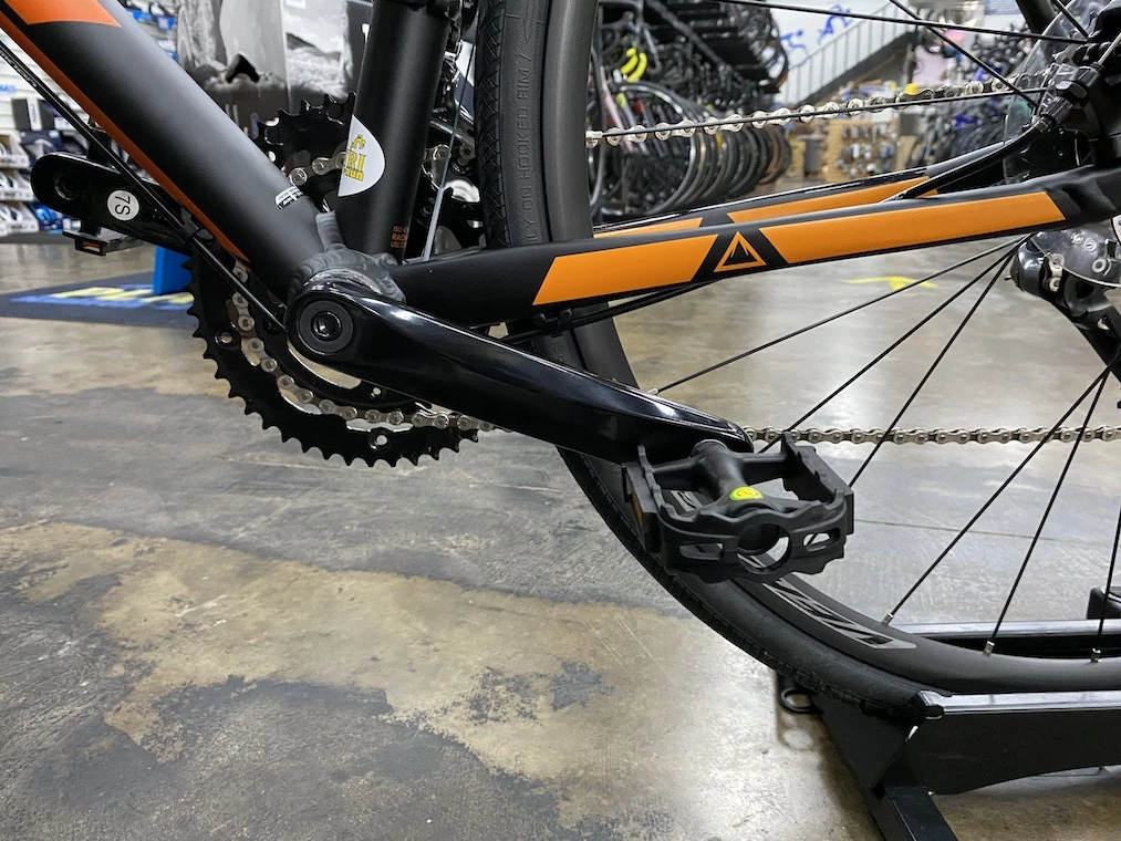 Fuji Sportif 1.9 Disc Shimano Claris - Satin Black 2020 6 Fuji Sportif 1.9 Disc Shimano Claris - Satin Black 2020 - Image 4