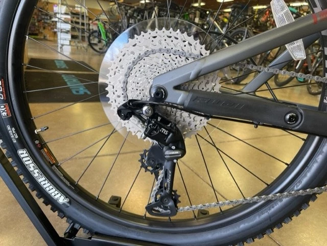 Fuji Auric 1.5 - 27.5 - Satin Hazy Silver 2022 11 Fuji Auric 1.5 - 27.5 - Satin Hazy Silver 2022 - Image 9