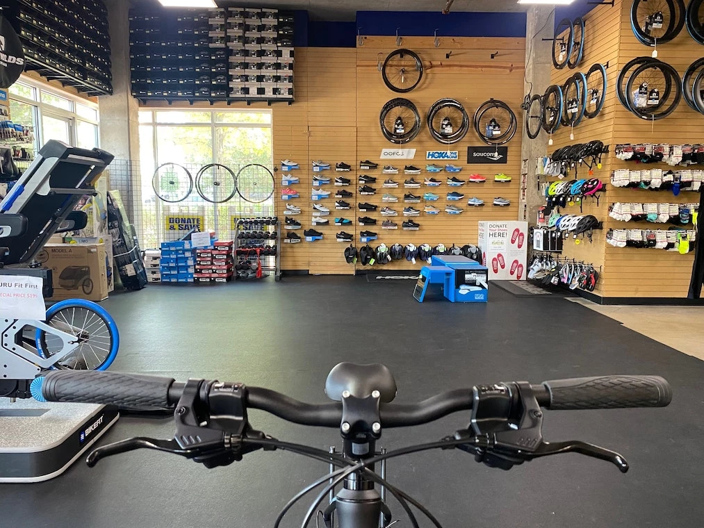 Fuji Traverse 1.7 ST Black/Cyan 2022 11 Fuji Traverse 1.7 ST Black/Cyan 2022 - Image 9