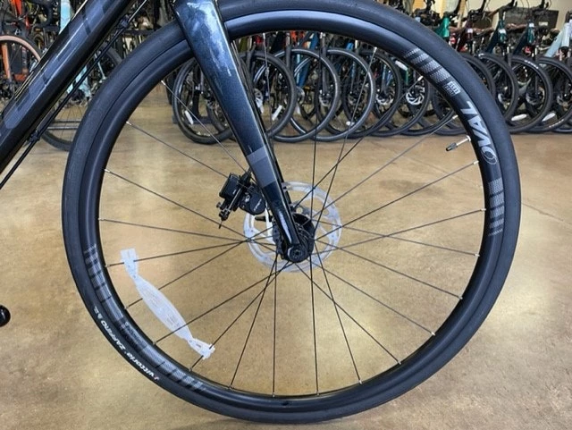 Fuji Sportif 1.1 Shimano 105 - Pearl Black/Charcoal 2022 7 Fuji Sportif 1.1 Shimano 105 - Pearl Black/Charcoal 2022 - Image 5