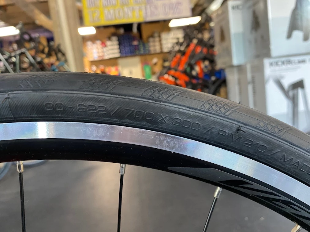 Fuji Sportif 2.3 Red 2022 6 Fuji Sportif 2.3 Red 2022 - Image 4