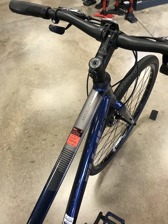 Fuji Absolute 1.9 Disc Shimano Tourney - Dark Blue 2022 7 Fuji Absolute 1.9 Disc Shimano Tourney - Dark Blue 2022 - Image 5