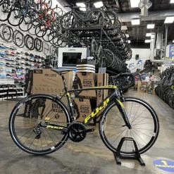 Fuji Altamira 1.0 Shimano Ultegra Di2 11-Speed - DEMO 2012