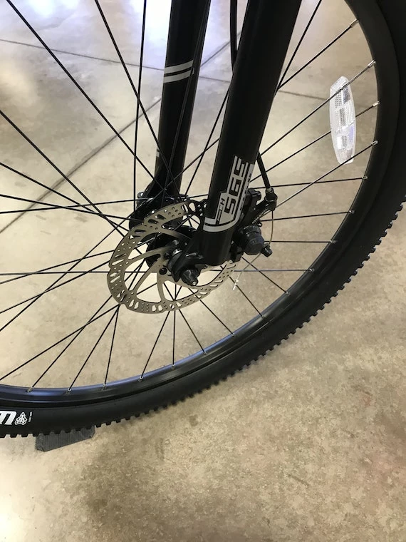 Fuji Adventure 27.5 Disc - Satin Silver 2022 11 Fuji Adventure 27.5 Disc - Satin Silver 2022 - Image 9